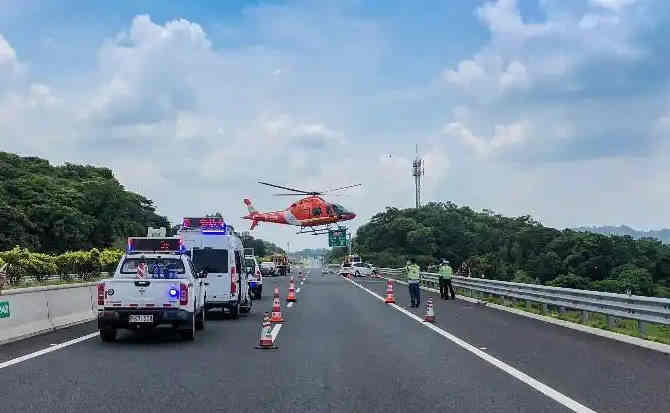 沙坡头区高速公路汽车救援案例