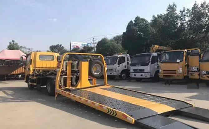 沙坡头区汽车中途维修案例